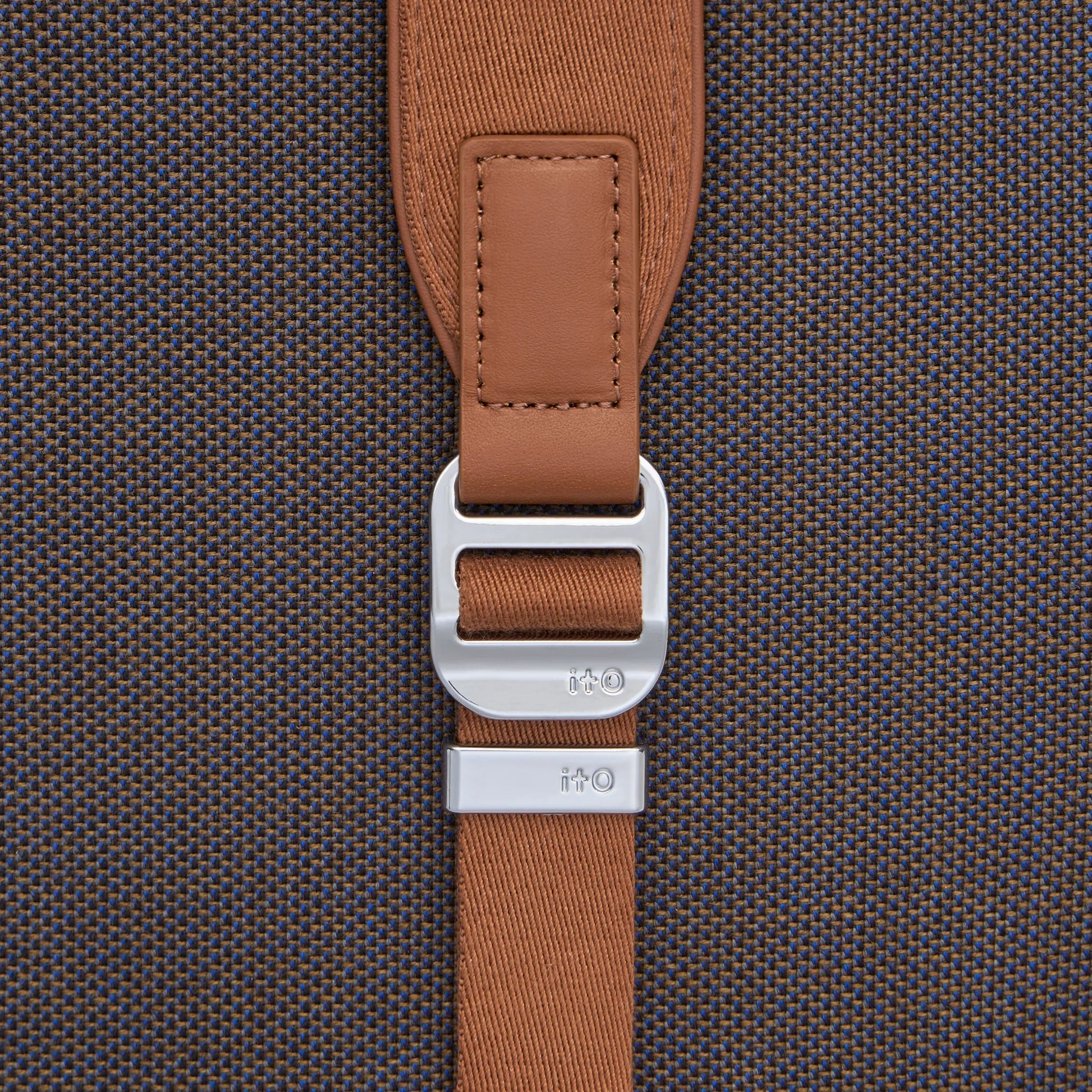 DUSK BROWN
