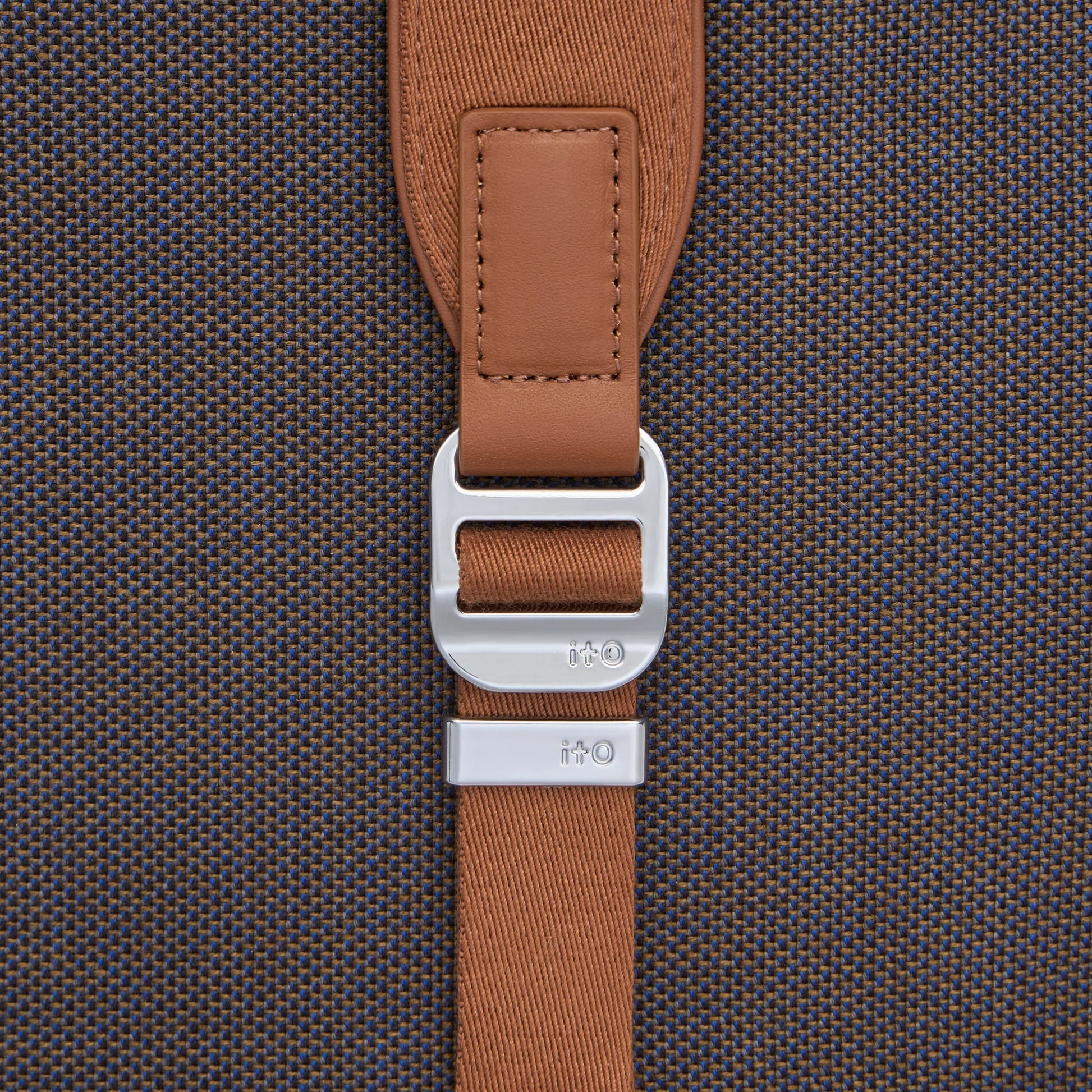 DUSK BROWN
